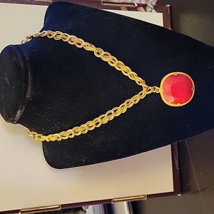 Goldtone necklace 16" chain with red orange faceted stone setting Claw Like new